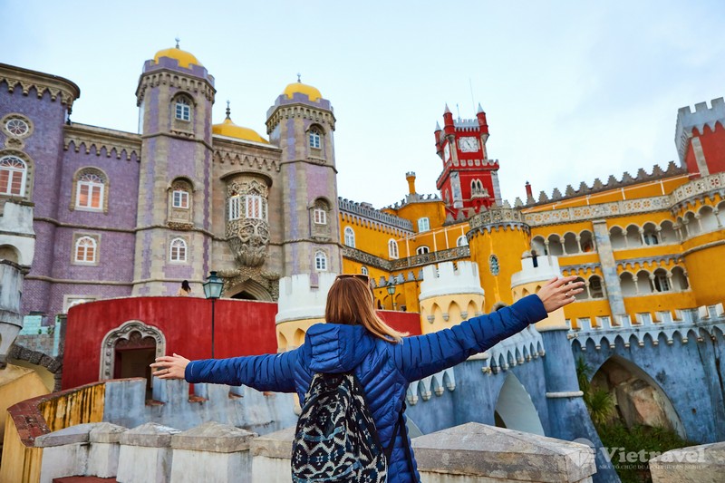 LISBON - SINTRA - LISBON	(Ăn sáng, trưa, tối)